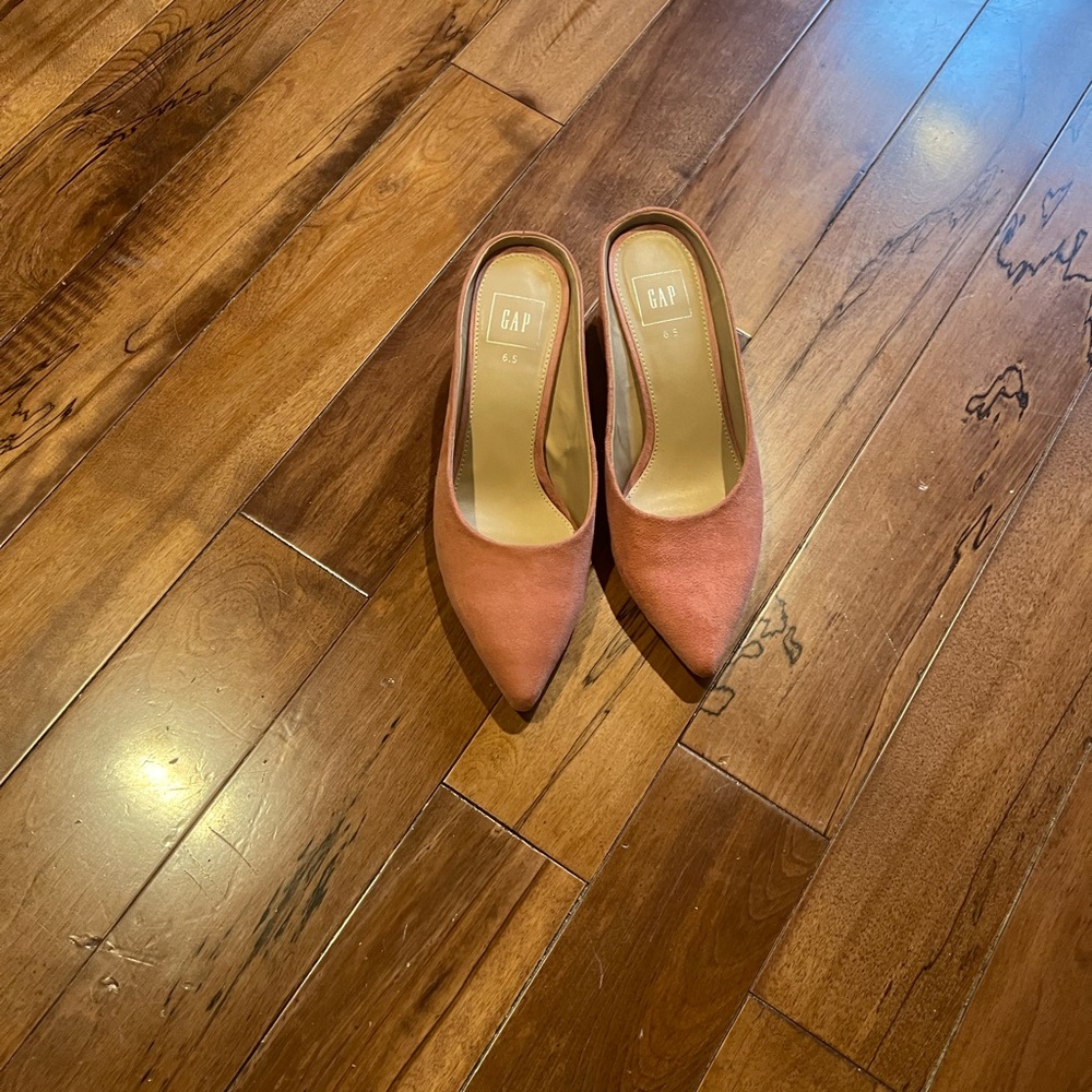 GAP Women's pink chunk heels size 6.5